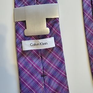 NWT CALVIN KLEIN STEEL PURPLE STRIPE TIE